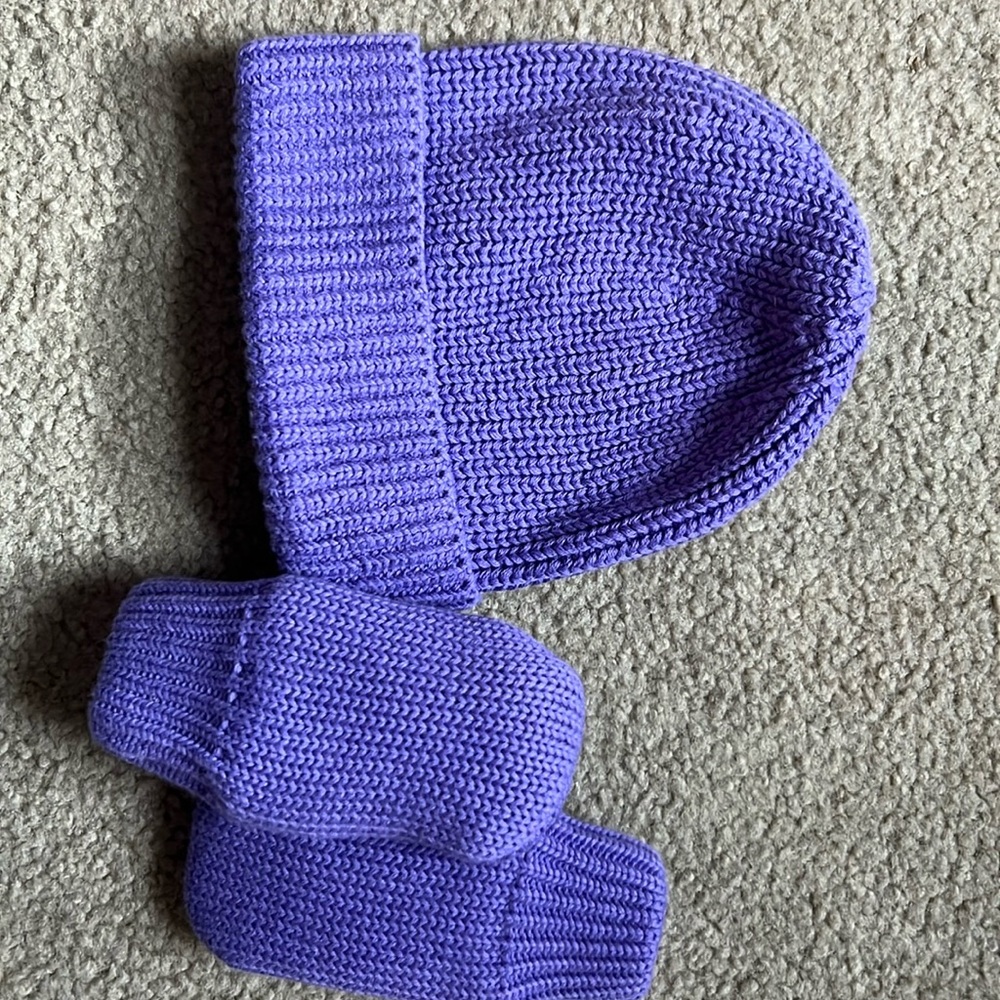Primary lavender size 6-12m hat and gloves set